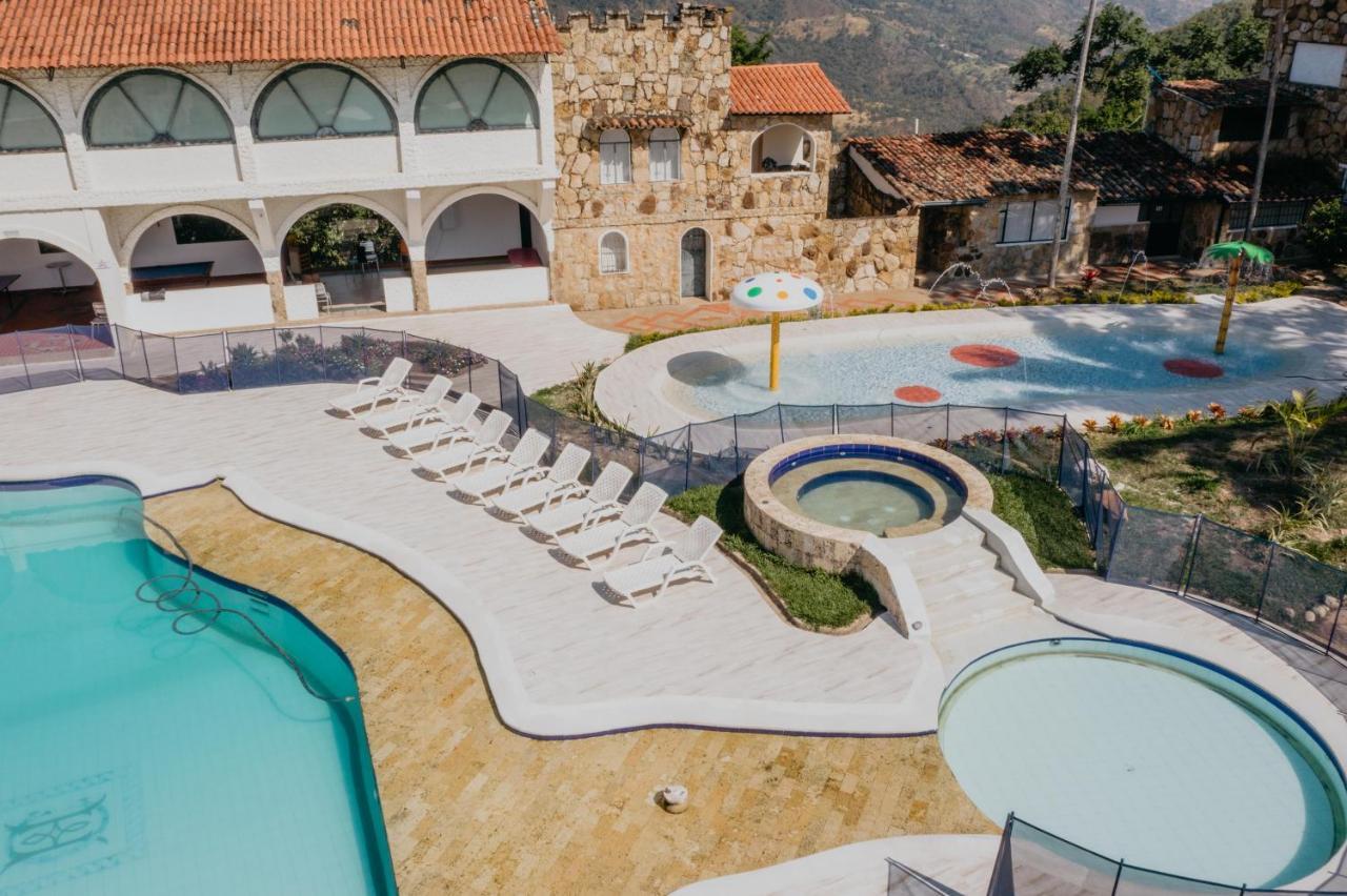 Hotel El Castillo Chinauta Luaran gambar