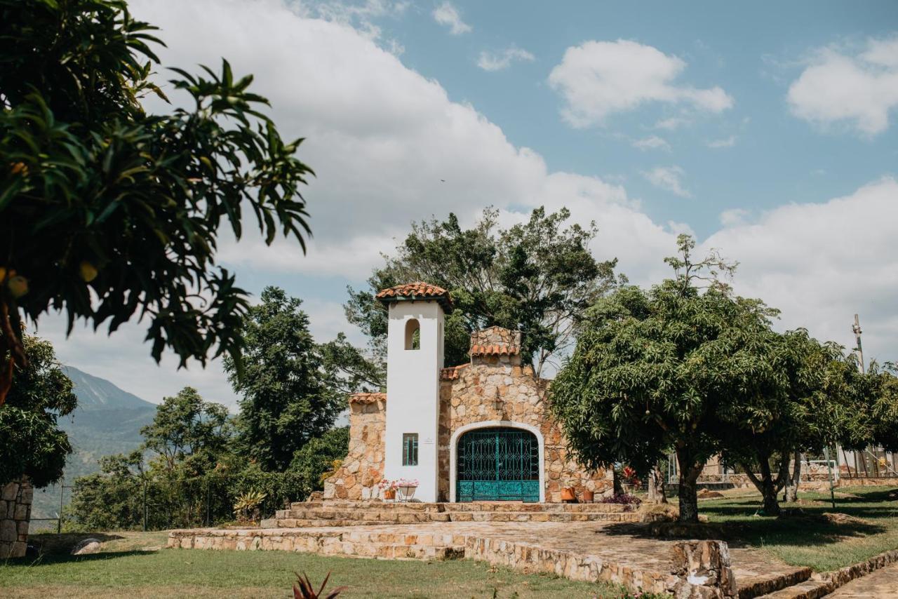 Hotel El Castillo Chinauta Luaran gambar