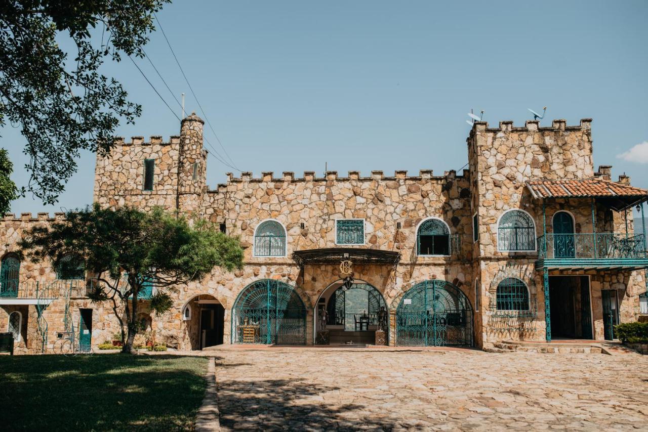 Hotel El Castillo Chinauta Luaran gambar