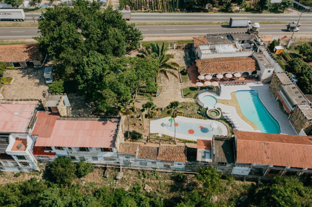 Hotel El Castillo Chinauta Luaran gambar
