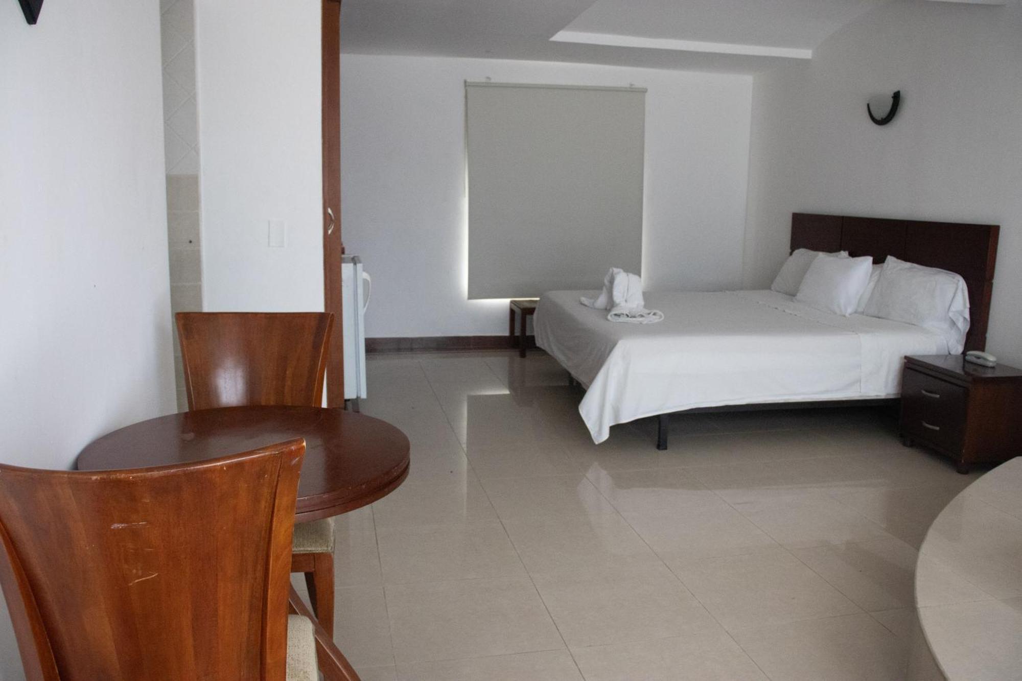 Hotel El Castillo Chinauta Luaran gambar