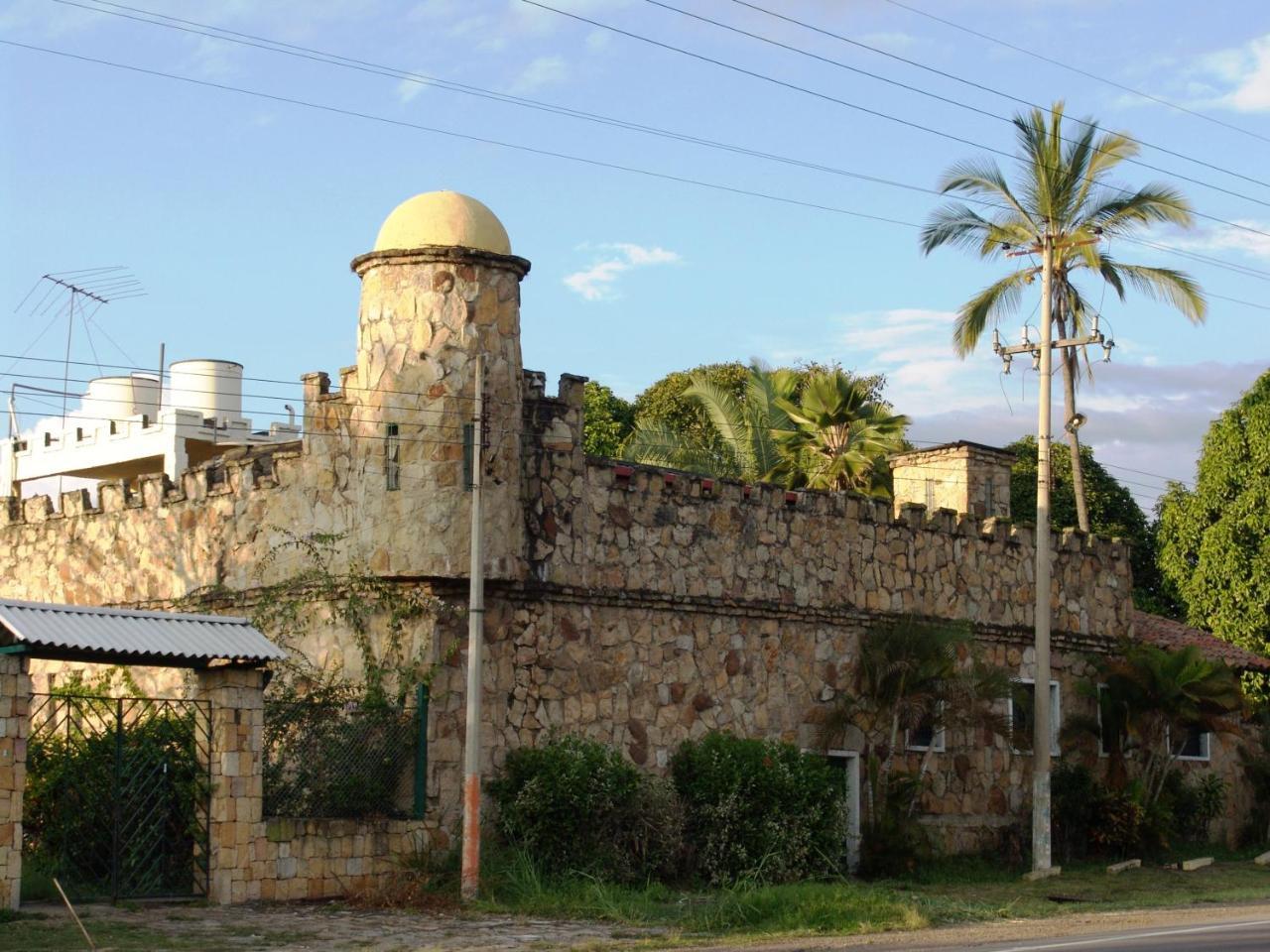Hotel El Castillo Chinauta Luaran gambar